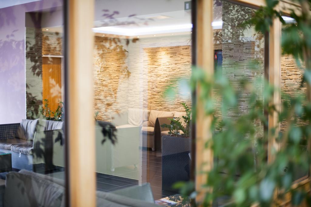 Ceu Konferencia Koezpont Hotel Budapest Ngoại thất bức ảnh