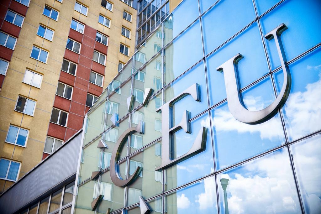 Ceu Konferencia Koezpont Hotel Budapest Ngoại thất bức ảnh